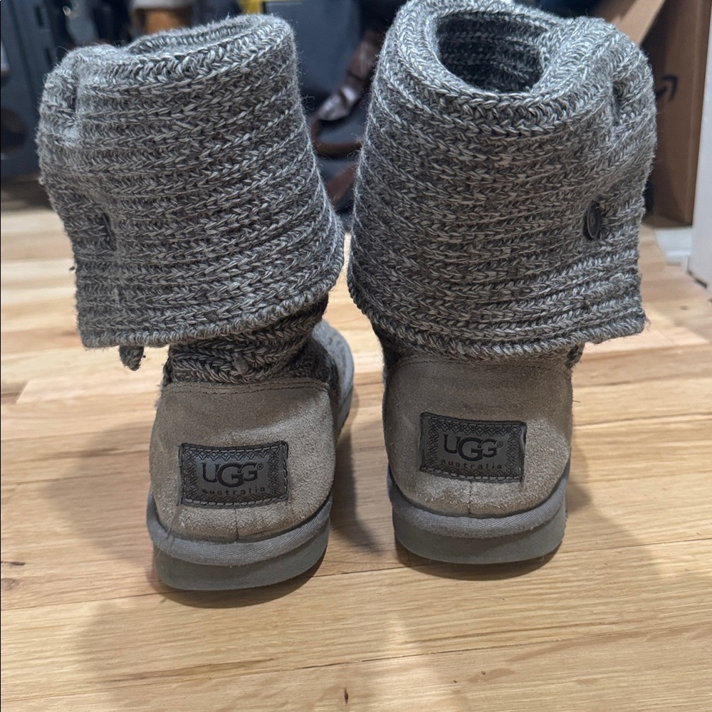 Classic Cardy Gray Sweater UGG